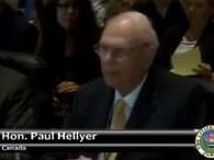 Ex-ministro da Defesa, o canadense Paul Hellyer se define como o único político de primeiro escalão no mundo a atestar a existência de óvnis Foto: YouTube / Reprodução