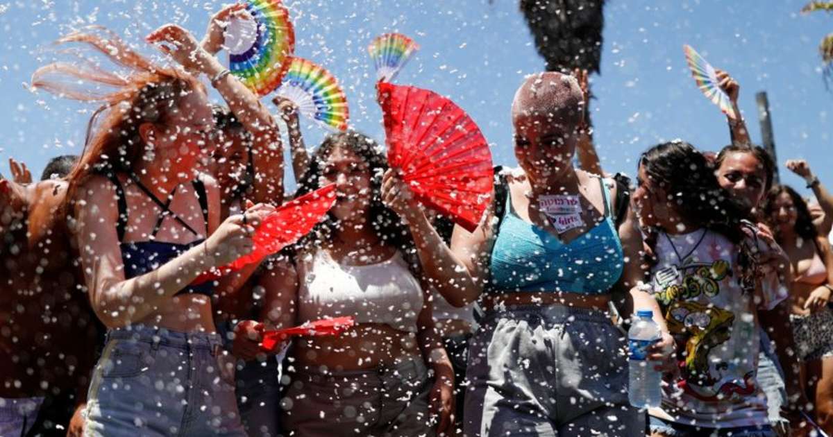 Parada Do Orgulho Gay Toma Ruas De Tel Aviv Em Meio A Volta De Restri Es Da Covid