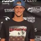 Surfista de 16 anos morre atrás de onda perfeita de furacão