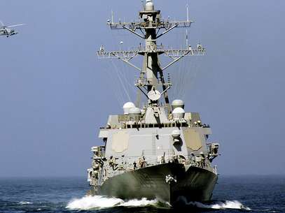 O destróier de mísseis guiados USS Truxtun é visto no oceano Atlântico em foto tirada em maio de 2011 Foto: Reuters
