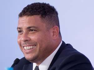 Ronaldo havia ironizado oposição que Romário faz "sentado em casa" Foto: Getty Images