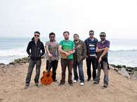 Bareto volvió a tocar en la playa donde se realizó la foto de portada de su último CD. Foto: Lukas Isaac / Terra Perú