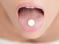 Debe usted informar siempre a su dentista si est&aacute; ingiriendo alg&uacute;n medicamento, a&uacute;n aquellos que adquiere sin prescripci&oacute;n.Foto: ThinkStock