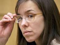 La audiencia de sentencia para Jodi Arias, convicta por asesinato, fue cancelada el lunes cuando sus abogados se negaron a llamar a los testigos y un juez rechazó su petición para anular el juicio y para retirarse del caso. Foto: AP
