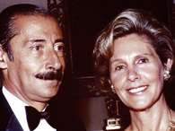El dictador Videla junto a su mujer Alicia Hartridge Foto: Web