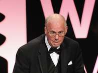 Steve Wilhite fue galardonado por su trayectoria durante la ceremonia de los Webby Awards