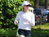 Se trata de Reese Witherspoon quien es una participante de las carreras. Ha intervenido en carreras benéficas para ayudar a la lucha contra el cáncer de mamas. Foto: Gentileza