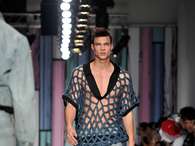 Londres muestra moda para hombres con aire femenino Foto: Getty Images