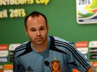 Iniesta despista sobre posible goleada ante Tahití y pide respeto. Foto: Daniel Ramalho / Terra