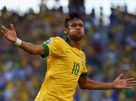 Neymar of Brazil celebrates scoring the opening goal during the FIFA Confederations Cup Brazil 2013 Group A match between Brazil and Mexico at Castelao on June 19, 2013 in Fortaleza, Brazil. Foto: Getty Images