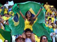 Fans animan juegos de la Copa; mira imágenes de las gradas.