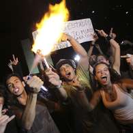 Miles de brasileños protestan en grandes ciudades de Brasil.