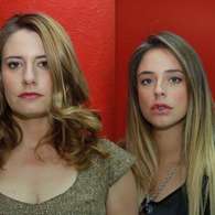 Estas lesbianas llegarán a remecer la nocturna de TVN. Foto: Gentileza TVN
