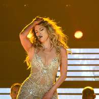 Jennifer Lopez, criticada en Londres por usar ropa sexy. Foto: Getty Images