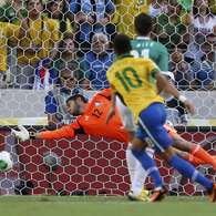 Estrellas que brillaron en Brasil-México en Confederaciones. Foto: JORGE SILVA / REUTERS