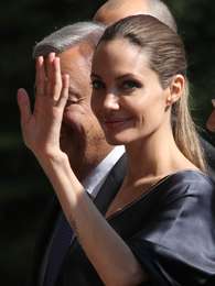 Ahora que Angelina Jolie se sometió a una mastectomía doble a fin de prevenir el cáncer de mama, retomamos las posiciones encontradas y polémicas de varios especialistas que aseguran que, a lo mejor, esta no es la mejor decisión.  Entérate del concepto emitido por los profesionales a continuación Foto: Getty Images