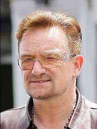 El líder de U2 fue sorprendido paseando por Nueva York con un estilo deportivo pero con un pelo castaño cobrizo. Foto: Daily Mail