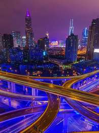 A su paso por Asia, el fotógrafo Rob Whitworth logró estas impresionantes imágenes. En la foto Shanghai, la ciudad más poblada de China. Foto: Rob Whitworth