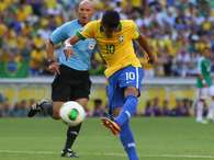 Vea en imágenes el golazo de Neymar a México.
