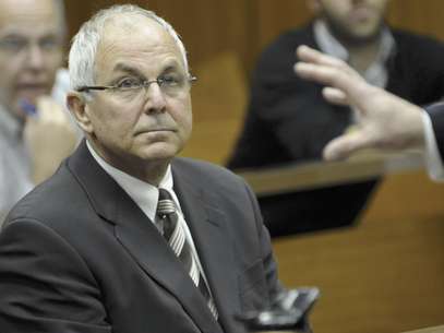 Peter Madoff declarando ante un juez en una corte del estado de Nueva York. Foto: Louis Lanzano, Pool, archivo / AP