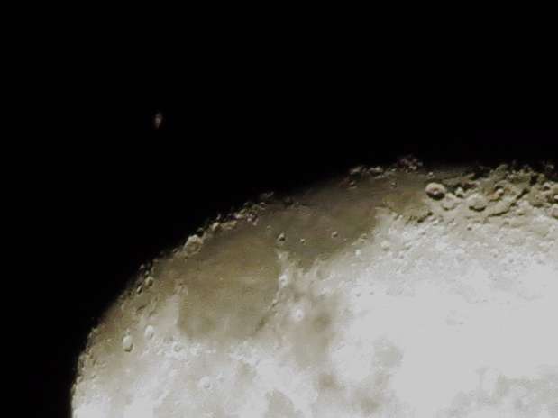 Saturno foi visto logo após ser ocultado pela Lua em Fortaleza; imagem registrada no bairro Farias Brito Foto: Christine Leão / vc repórter