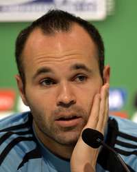 Andrés Iniesta comparece en rueda de prensa Foto: Getty Images