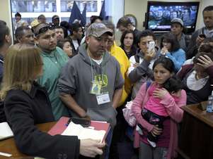Un grupo de manifestantes que apoyan la reforma migratoria se concentr&oacute; esta semana&nbsp;dentro de la oficina del senador republicano por Florida, Marco Rubio, en Washington. Foto: Susan Walsh / AP