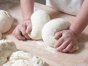 Si se anima a hacer pan casero, en vez de agua échele jugo de fruta o verdura Foto: Thinkstock