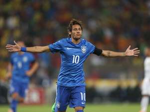 Neymar marcou três gols na fácil vitória do Brasil Foto: Mowa Press