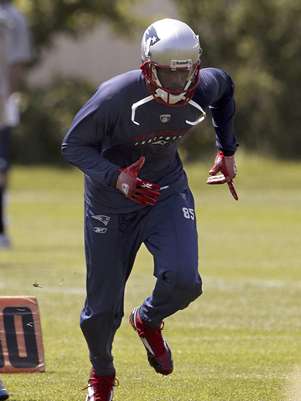 Ochocinco se quedó sin equipo tras ser cortado por Patriots. Foto: Stephan Savoia, archivo / AP