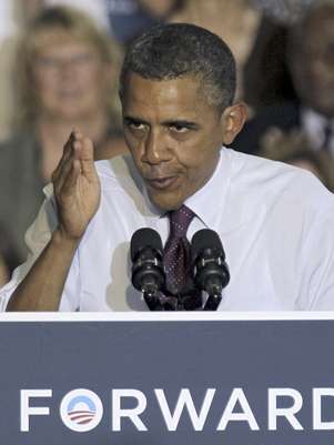 El presidente Barack Obama pronuncia un discurso durante un acto de campaña con simpatizantes en el Colegio de la Comunidad Hillsborough en Tampa, Florida, el viernes 22 de junio de 2012. Tanto Obama como su contricante republicano Mitt Romney cortejan el voto de los indecidos.  Foto: Chris O'Meara / AP