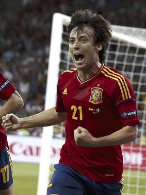 David Silva de España celebra tras anotar un gol ante Italia en la final de la Eurocopa el domingo 1 de julio de 2012
 Foto: Jon Super / AP
