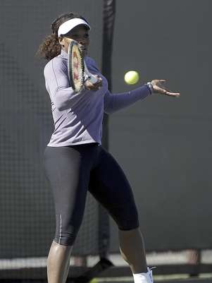 Serena Williams se entrena el martes 10 de julio de 2012 para el torneo de Stanford, California  Foto: Ben Margot / AP