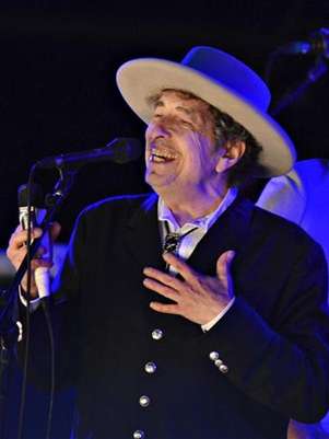 U.S. musician Bob Dylan performs during on day 2 of The Hop Festival in Paddock Wood, Kent on June 30th 2012. Foto:  Ki Price (BRITAIN / Reuters In English