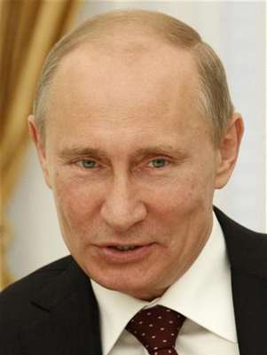 El presidente ruso, Vladimir Putin, durante una reunión con el primer ministro turco, Tayyip Erdogan, en el Kremlin en Moscú, jul 18 2012. Putin dijo el jueves que las leyes para abrir la competencia en el sistema político de Rusia se deben implementar con cuidado, sugiriendo que tiene dudas respecto de las reformas introducidas después de las protestas más grandes en sus 12 años de Gobierno. Foto: Sergei Karpukhin / Reuters en español