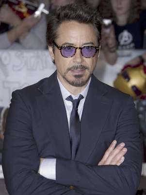 El actor Robert Downey Jr llega al estreno de “Los vengadores” en Londres en una fotografía del 19 de abril de 2012. Representantes de Marvel Entertainment anunciaron el jueves 16 de agosto que Downey Jr. tuvo una lesión al hacer una acrobacia durante la filmación de "Iron Man 3".  Marvel dijo que habrá un ligero retraso en la producción mientras Downey se recupera.  Foto: Joel Ryan, arhcivo / AP