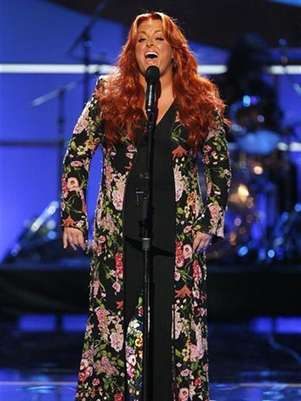 Singer Wynonna Judd performs during the taping of the 2008 "NCLR Alma" awards at the Civic Auditorium in Pasadena, California, August 17, 2008. Foto: Mario Anzuoni / Reuters In English