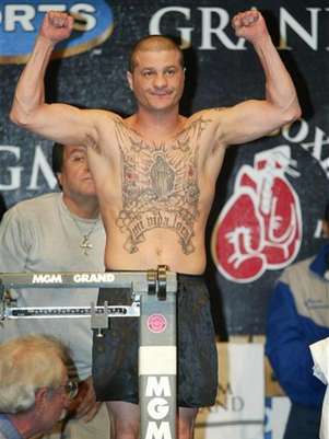 Featherweight boxer Johnny Tapia of Albuquerque, New Mexico, died of heart failure in May. Foto: Files / Reuters In English