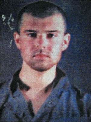 John Walker Lindh is shown in this undated booking photo. Lindh, the so-called "American Taliban" captured in Afghanistan testified in federal court that a ban on group prayer for Muslim prisoners was absurd, August 27, 2012. Foto: Files / Reuters In English