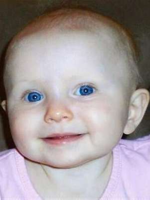 Missing infant girl Lisa Irwin at the age of 10 months in a photo released by the Kansas City Police. Nearly a year after Lisa vanished from her Kansas City home, her mother remains convinced the girl will be found alive. Foto: Kansas City Police / Reuters In English