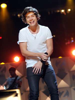 Harry Styles tuvo que abandonar su interpretación mientras sus compañeros no entendían el por qué. Foto: AP