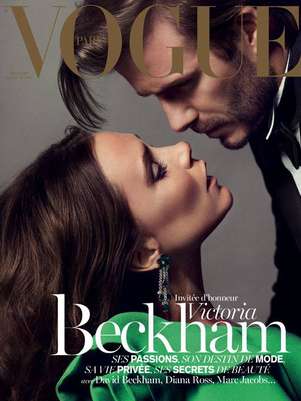Victoria e David Beckham estampam a capa de dezembro da Vogue Paris Foto: Facebook / Reprodução