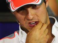 Checo espera que muy pronto puedan ganar una carrera. Foto: Getty Images
