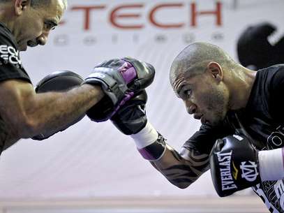 El campeón Súper Welter AMB, Miguel Cotto, prepara sus tácticas el 17 de Abril en Orlando, Florida. Foto: Hogan Photos