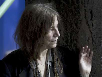 La cantante Patti Smith posa para fotógrafos antes de una conferencia de prensa en la ciudad de México, el viernes 4 de mayo del 2012. Smith dará un recital el 5 de mayo.  Foto: Eduardo Verdugo / AP