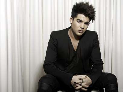 Adam Lambert posa para un retrato el 23 de enero de 2012 en Beverly Hills, California.  El nuevo album de Lambert "Trespassing" será lanzado el 15 de mayo.  Foto: Matt Sayles / AP