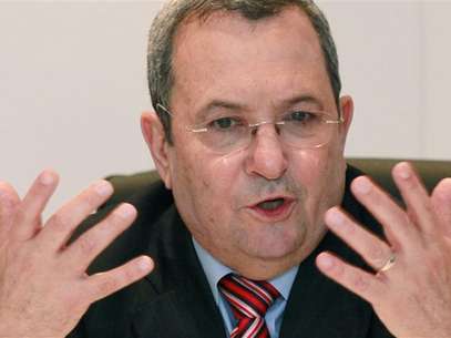 Israel's Defence Minister Ehud Barak addresses during a news conference at the 48th Paris Air Show at the Le Bourget airport near Paris, June 15, 2009. Foto: Pascal Rossignol / Reuters In English