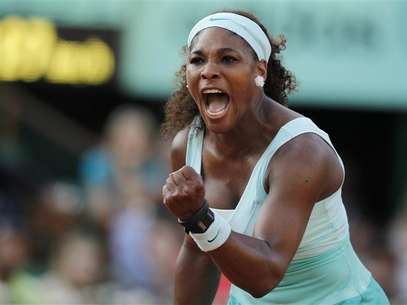 Serena Williams of the U.S. reacts during her match against Virginie Razzano of France during the French Open tennis tournament at the Roland Garros stadium in Paris May 29, 2012. Williams and her sister Venus will be part of the U.S. Olympic tennis team that will compete in London next month. Foto: Nir Elias / Reuters