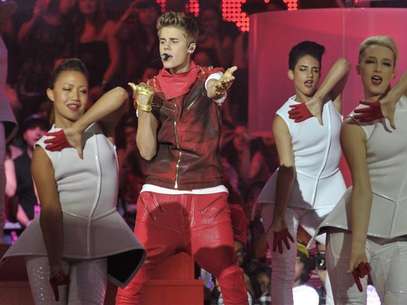 Singer Justin Bieber performs during the MuchMusic Video Awards in Toronto June 17, 2012. Foto: Mike Cassese / Reuters In English