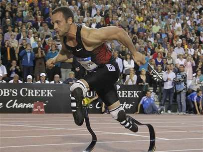Oscar Pistorius of South Africa competes during the men's 400 metres event at the Memorial Van Damme, IAAF Diamond League athletics meeting in Brussels September 16, 2011. Foto: Francois Lenoir / Reuters In English